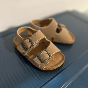 Stylish Tan Kids Sandals with Buckles 6T